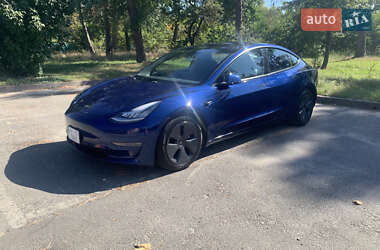 Седан Tesla Model 3 2020 в Киеве