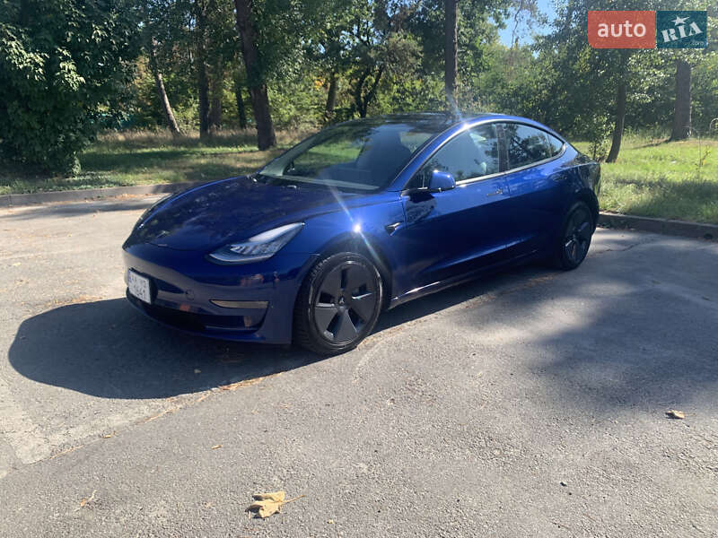 Седан Tesla Model 3 2020 в Киеве