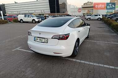 Седан Tesla Model 3 2021 в 