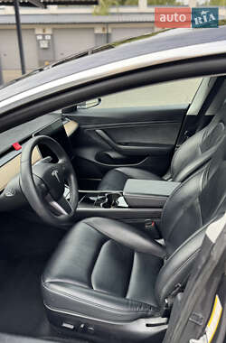 Седан Tesla Model 3 2019 в 