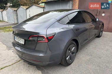 Седан Tesla Model 3 2023 в 