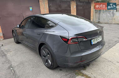 Седан Tesla Model 3 2023 в 