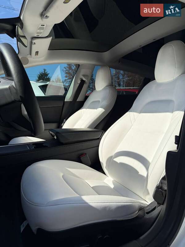 Седан Tesla Model 3 2021 в Полтаві