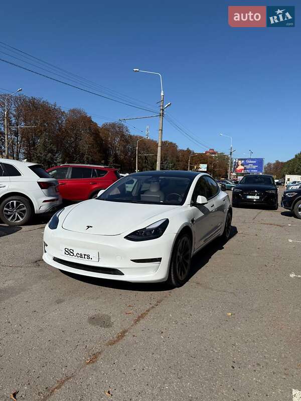 Седан Tesla Model 3 2021 в Полтаві