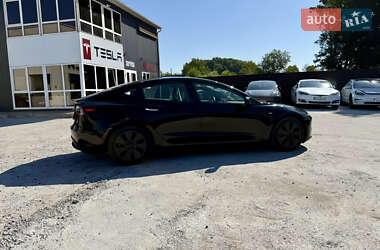 Седан Tesla Model 3 2024 в 