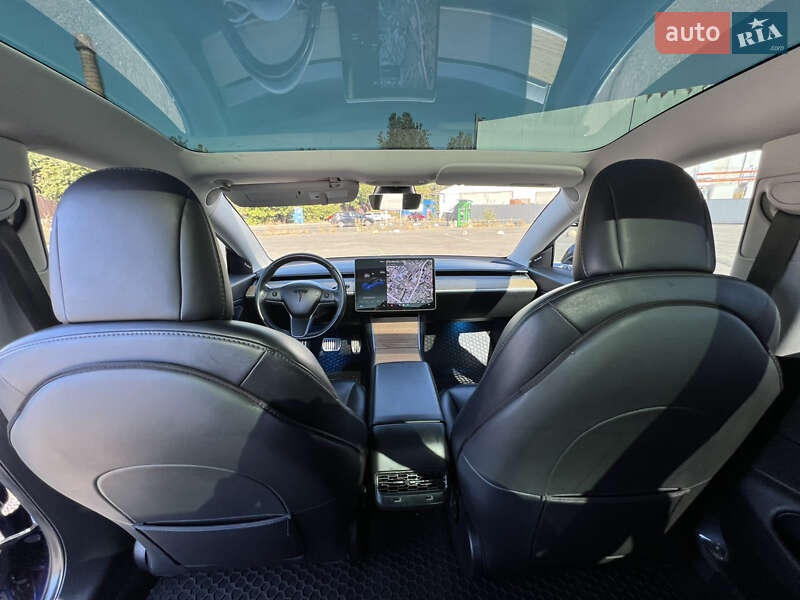 Седан Tesla Model 3 2018 в Одесі