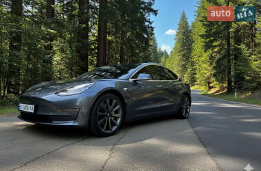 Седан Tesla Model 3 2019 в Прилуках