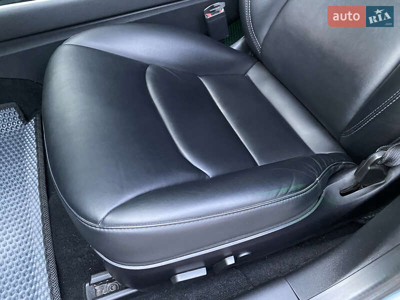 Седан Tesla Model 3 2019 в Прилуках