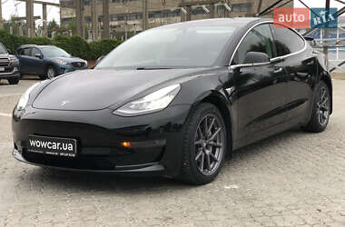 Седан Tesla Model 3 2020 в 