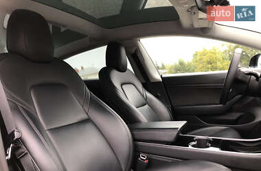 Седан Tesla Model 3 2020 в 