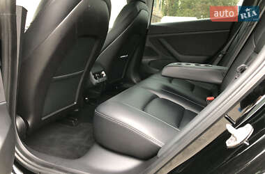 Седан Tesla Model 3 2020 в 