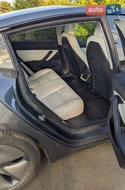 Седан Tesla Model 3 2019 в 