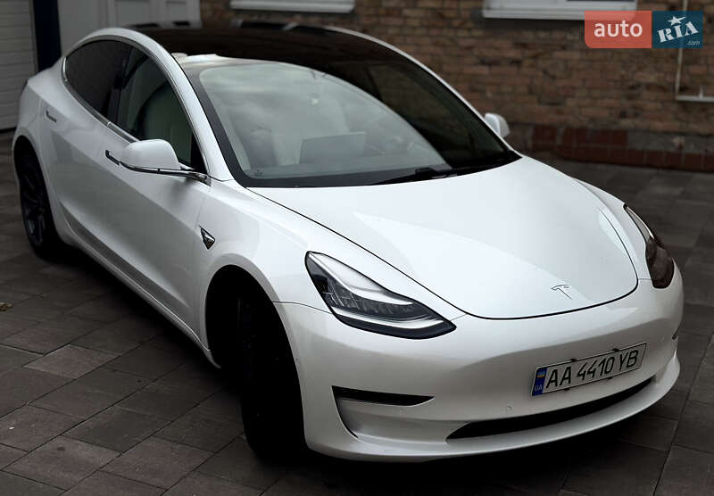 Седан Tesla Model 3 2020 в Белой Церкви
