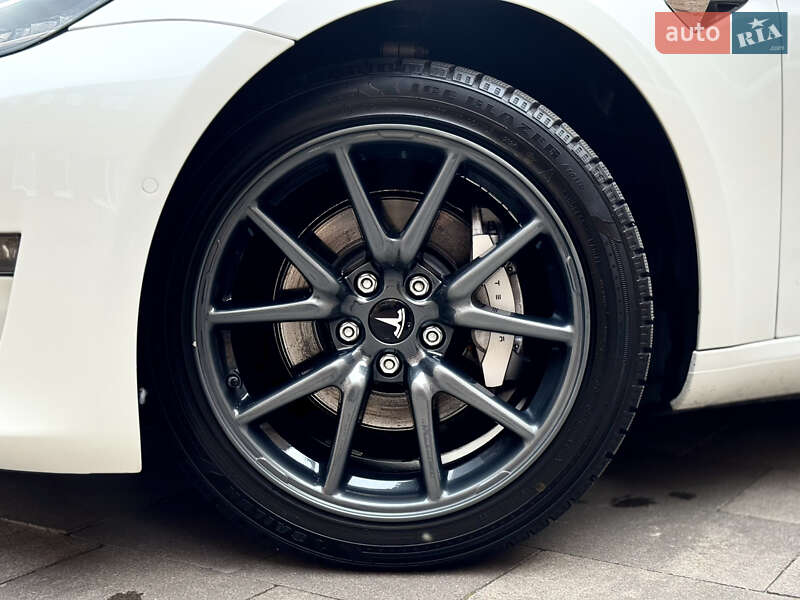 Седан Tesla Model 3 2020 в Белой Церкви