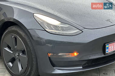 Седан Tesla Model 3 2020 в 