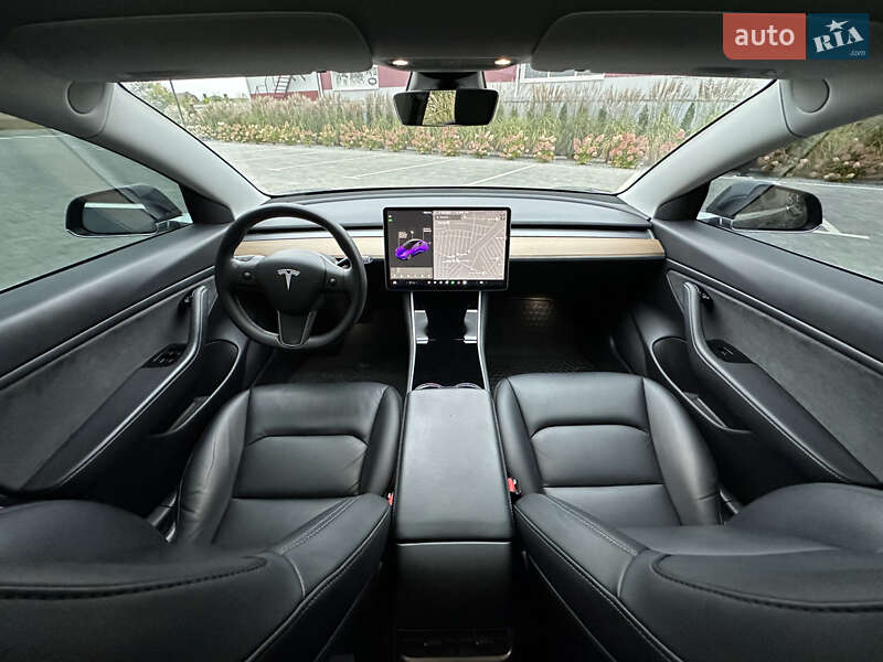 Седан Tesla Model 3 2020 в Луцьку
