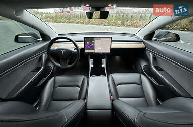 Седан Tesla Model 3 2020 в 
