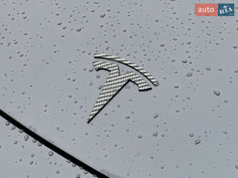 Седан Tesla Model 3 2020 в Луцьку