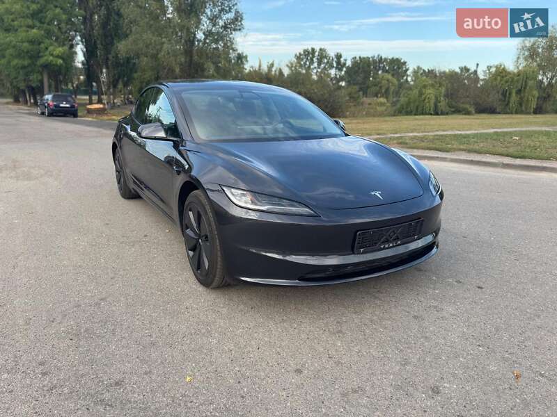 Седан Tesla Model 3 2024 в Новомосковську