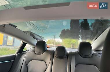 Седан Tesla Model 3 2024 в 