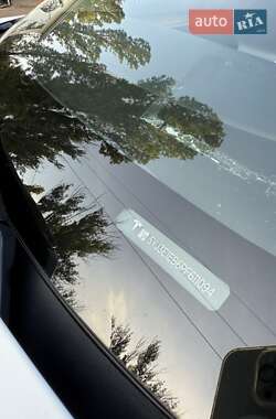 Седан Tesla Model 3 2023 в 