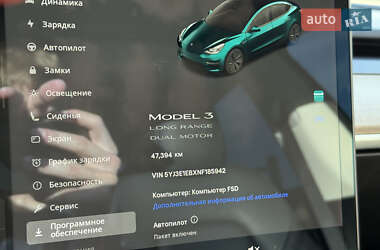 Седан Tesla Model 3 2022 в 