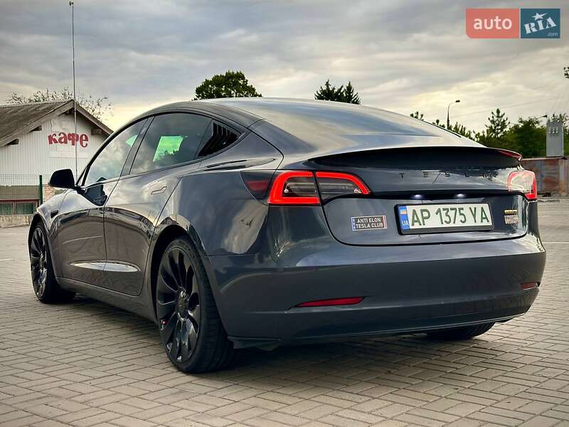 Седан Tesla Model 3 2023 в Запоріжжі
