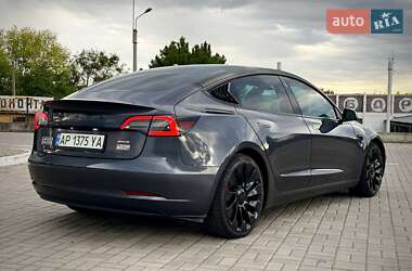 Седан Tesla Model 3 2023 в 