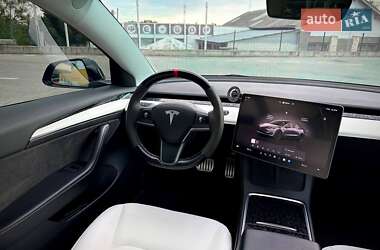 Седан Tesla Model 3 2023 в 