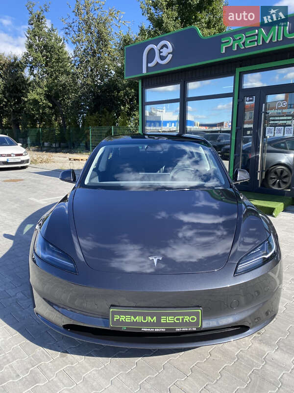 Седан Tesla Model 3 2024 в Киеве
