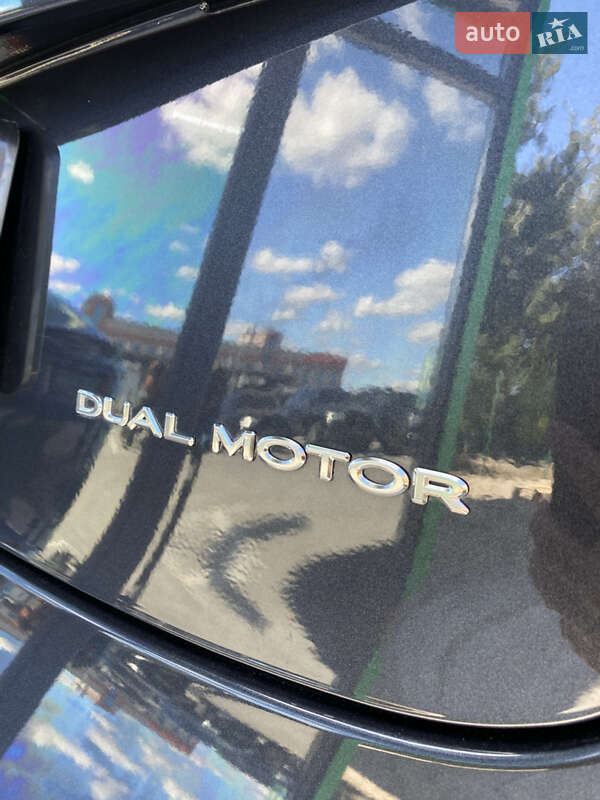 Седан Tesla Model 3 2024 в Киеве