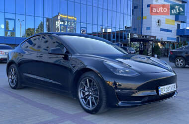 Седан Tesla Model 3 2021 в 