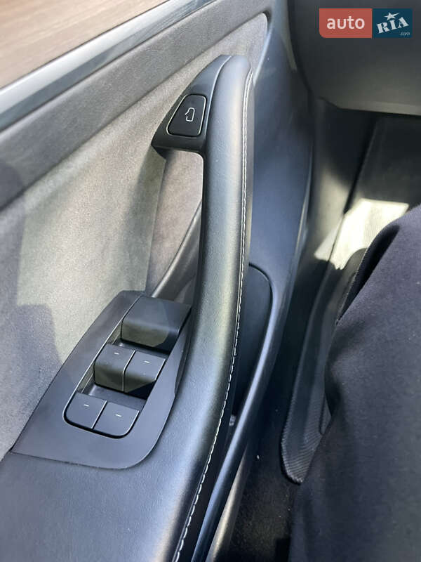 Седан Tesla Model 3 2021 в Хмельницькому
