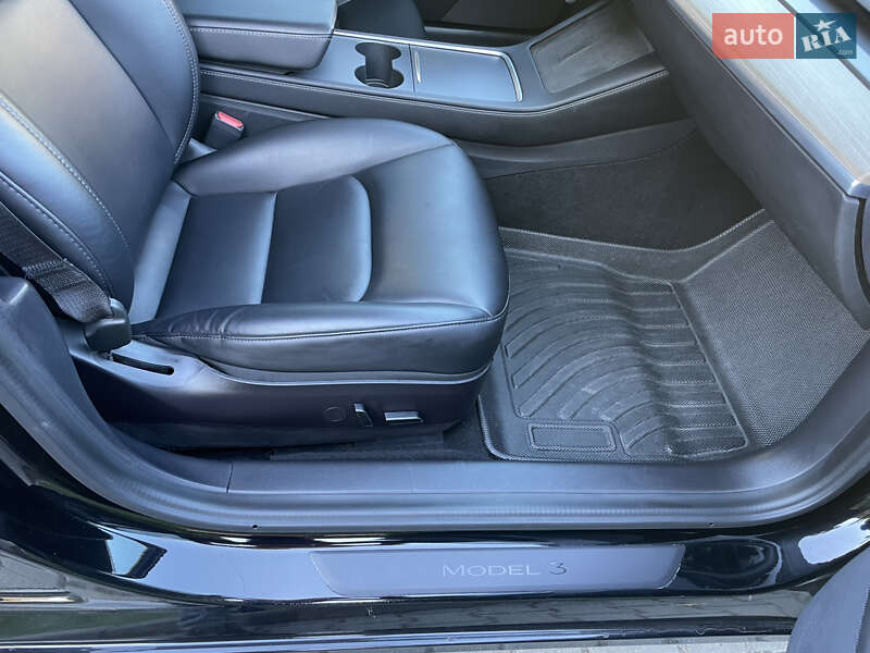 Седан Tesla Model 3 2021 в Хмельницькому