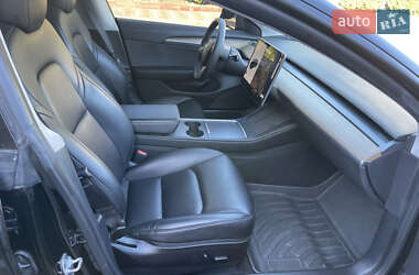 Седан Tesla Model 3 2021 в 
