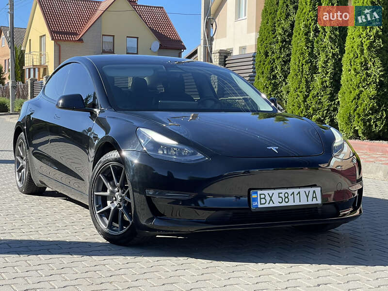 Tesla Model 3 2021