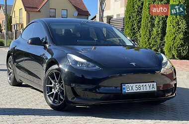 Седан Tesla Model 3 2021 в 