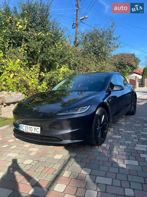 Седан Tesla Model 3 2024 в Львові