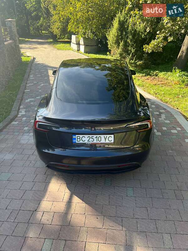 Седан Tesla Model 3 2024 в Львові