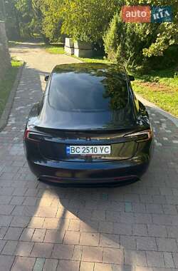 Седан Tesla Model 3 2024 в 