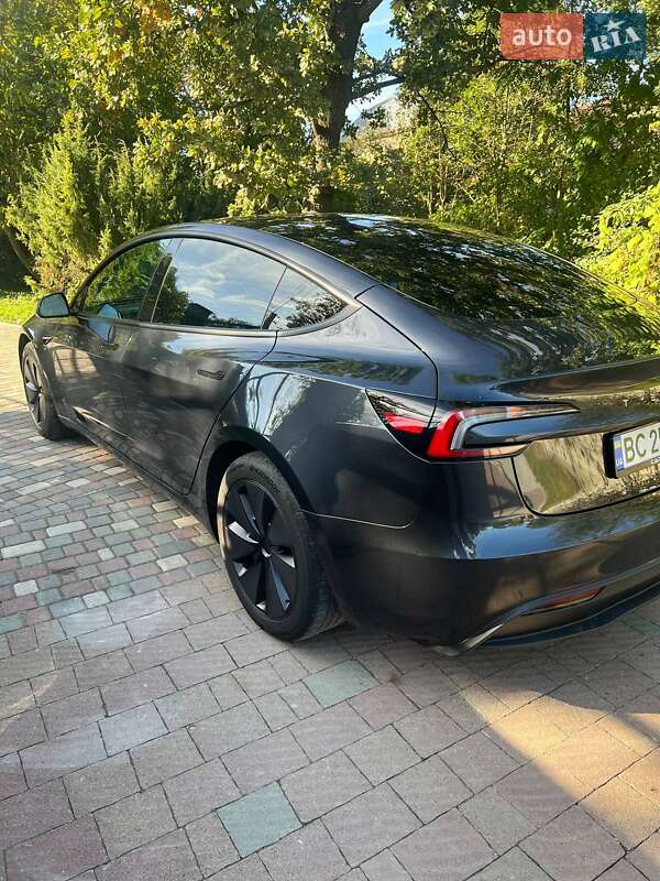 Седан Tesla Model 3 2024 в Львові