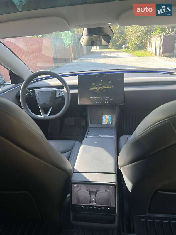 Седан Tesla Model 3 2024 в Львові