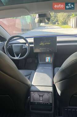 Седан Tesla Model 3 2024 в 