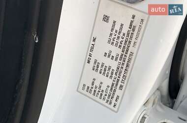 Седан Tesla Model 3 2020 в 