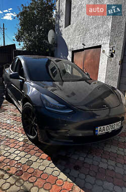 Седан Tesla Model 3 2018 в 