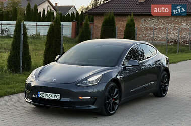 Седан Tesla Model 3 2020 в 