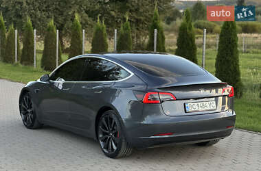 Седан Tesla Model 3 2020 в 