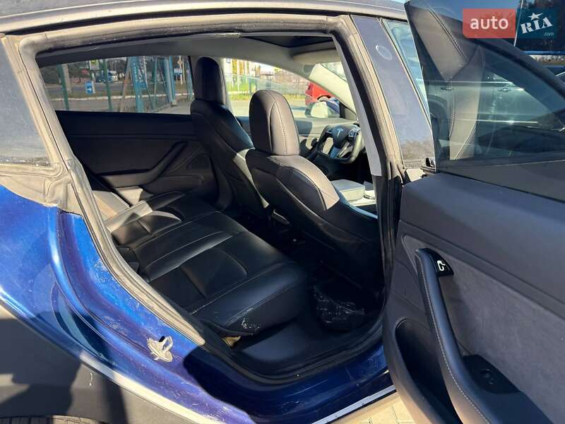 Седан Tesla Model 3 2018 в Луцьку