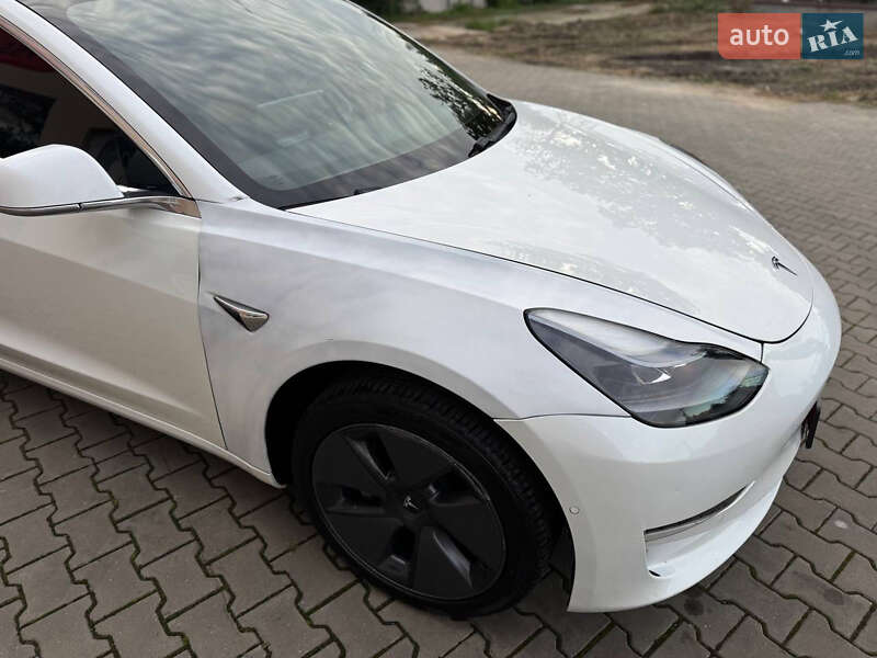 Седан Tesla Model 3 2020 в Луцке