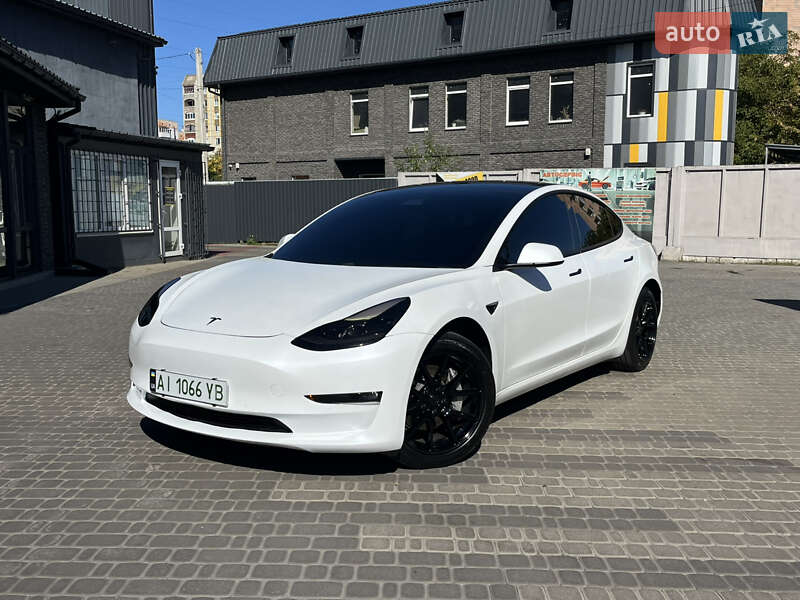 Седан Tesla Model 3 2021 в 